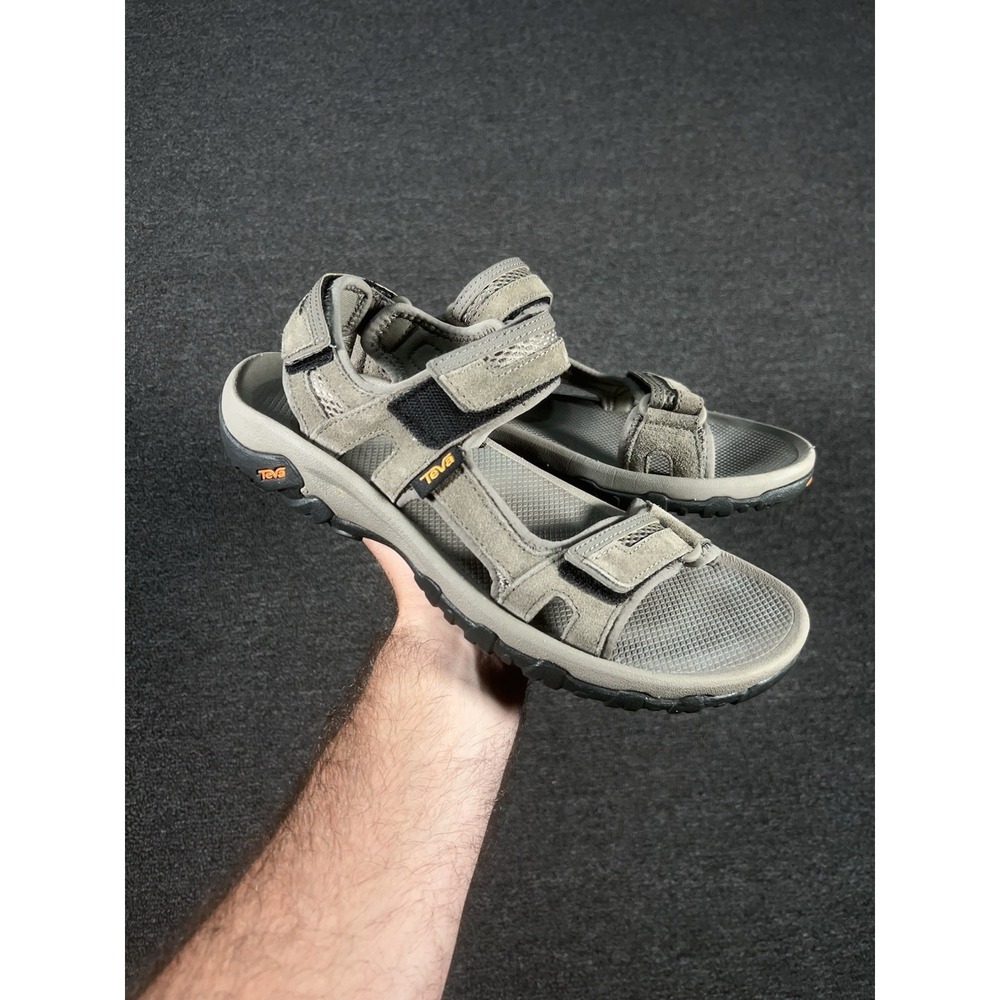 Teva Hudson Bungee Cord Sandals Mens 9 Gray Beige Suede Casual Hiking Gorpcore
